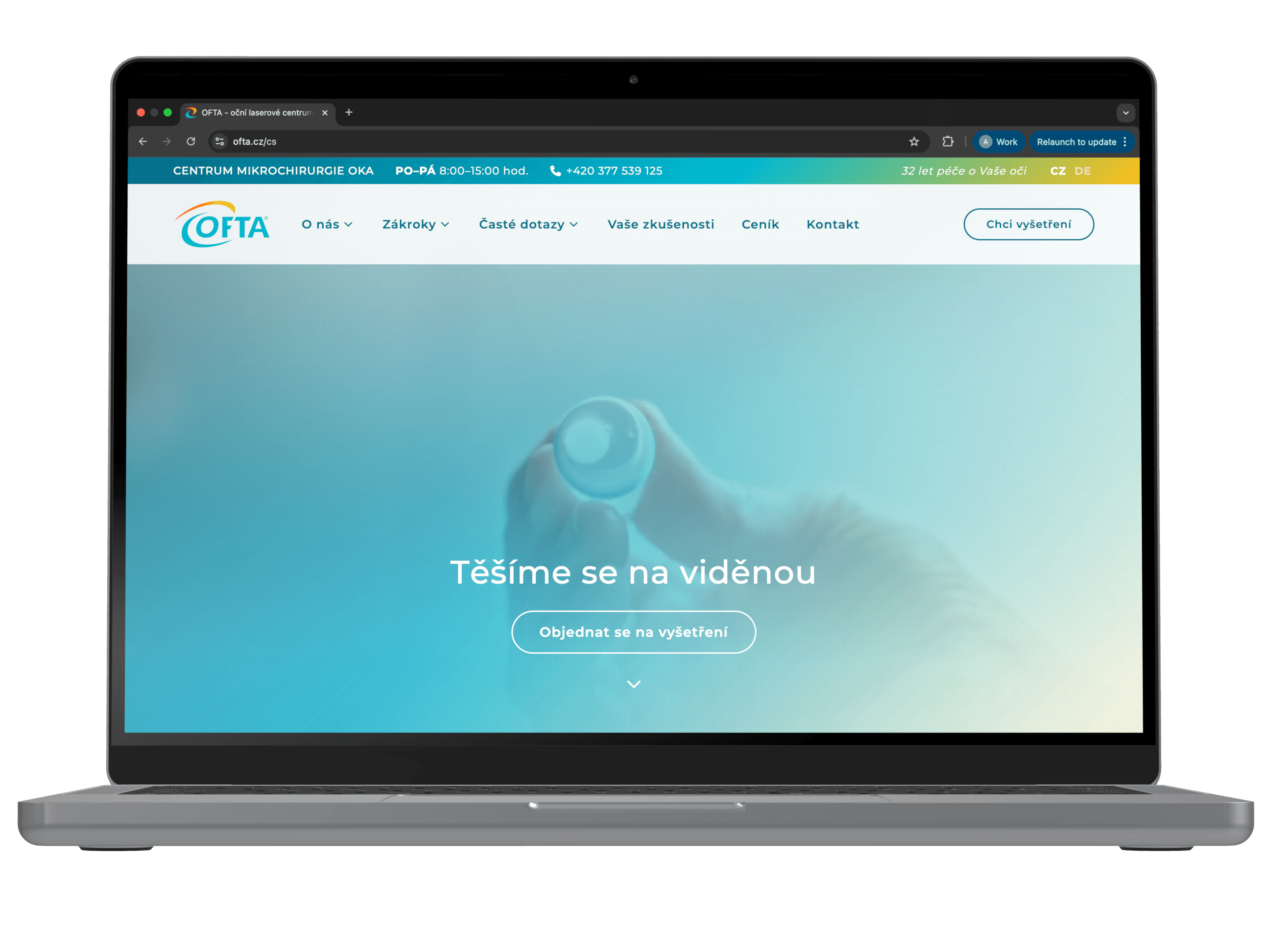 Moderní webové stránky zobrazené na notebooku - Responsivní design